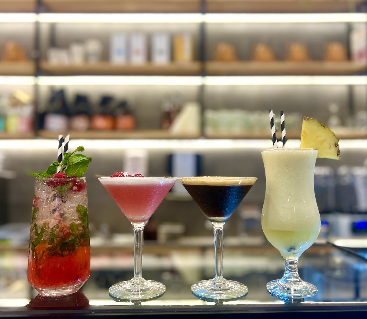 Madame Dolce Cafe Photo 3