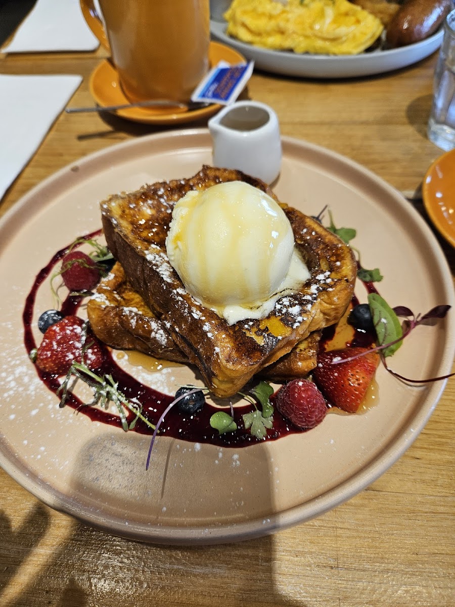 Madame Dolce Cafe Photo 6