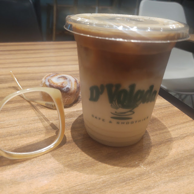 Latte En Las Rocas Con Jarabe de Amaretto