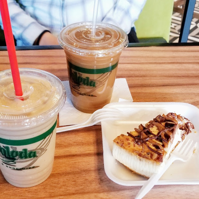 Café En Las Rocas Y Pay de Queso