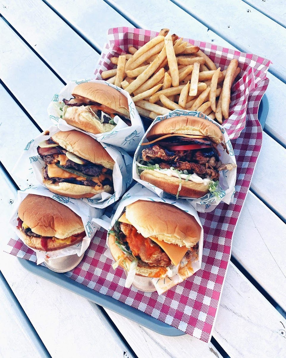 Juicy Buns Burgers Photo 10