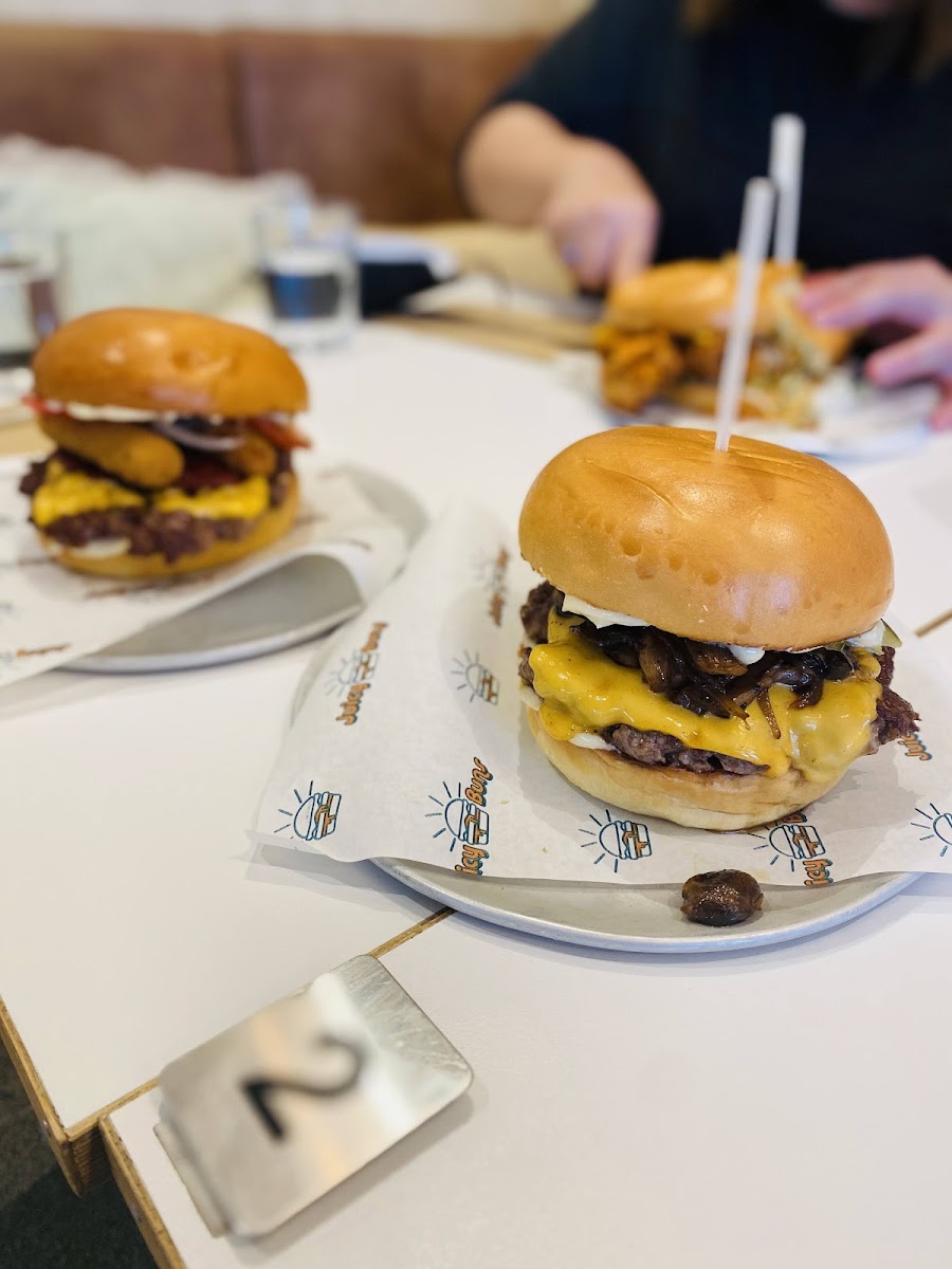 Juicy Buns Burgers Photo 5