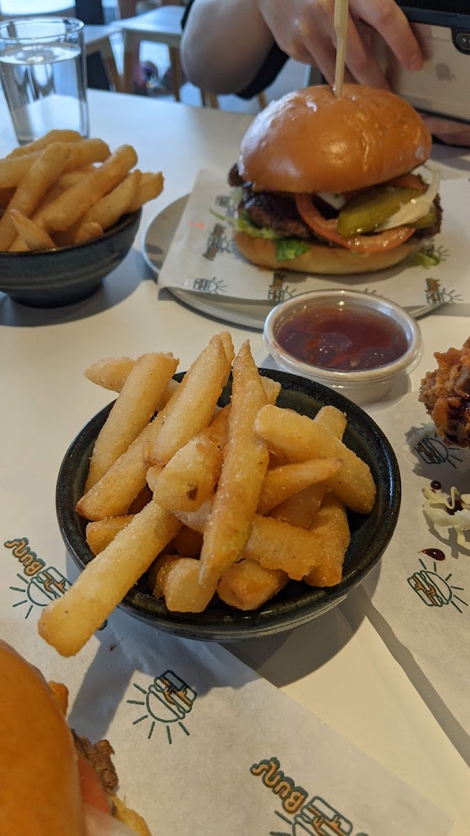 Juicy Buns Burgers Photo 7