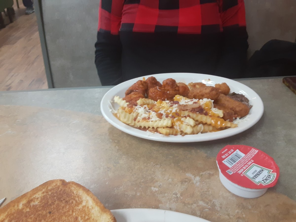 Papi's Place at Firehouse Diner Photo 10