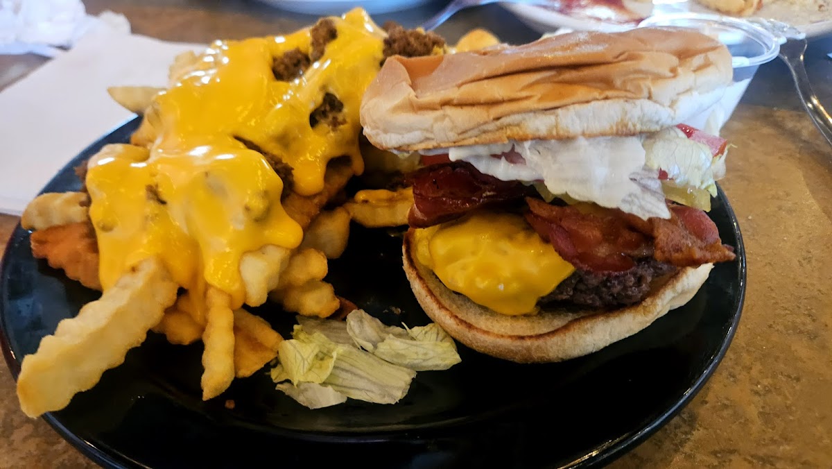 Papi's Place at Firehouse Diner Photo 9