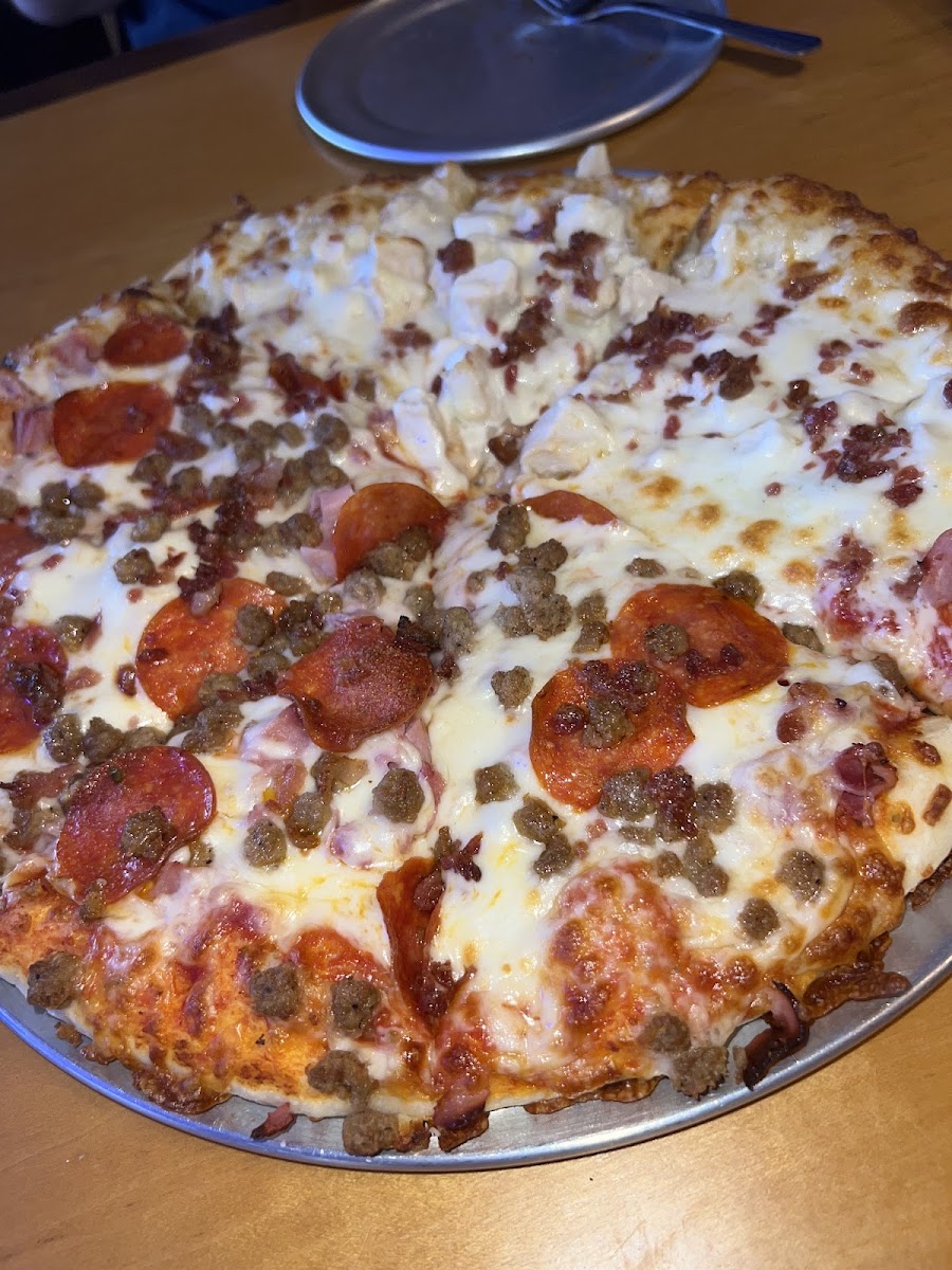 Fatheads Pizza Photo 5