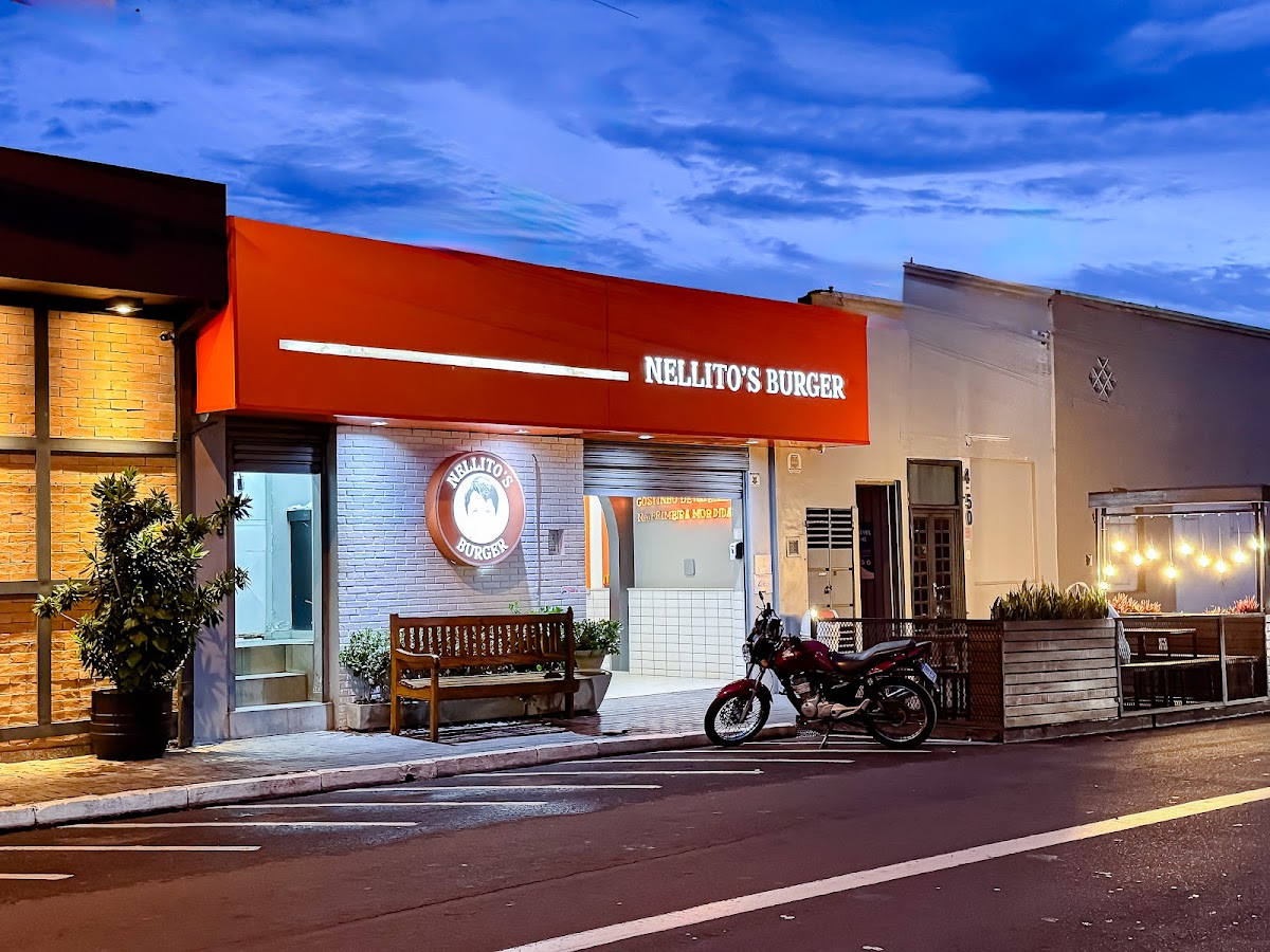 Nellito's Burger