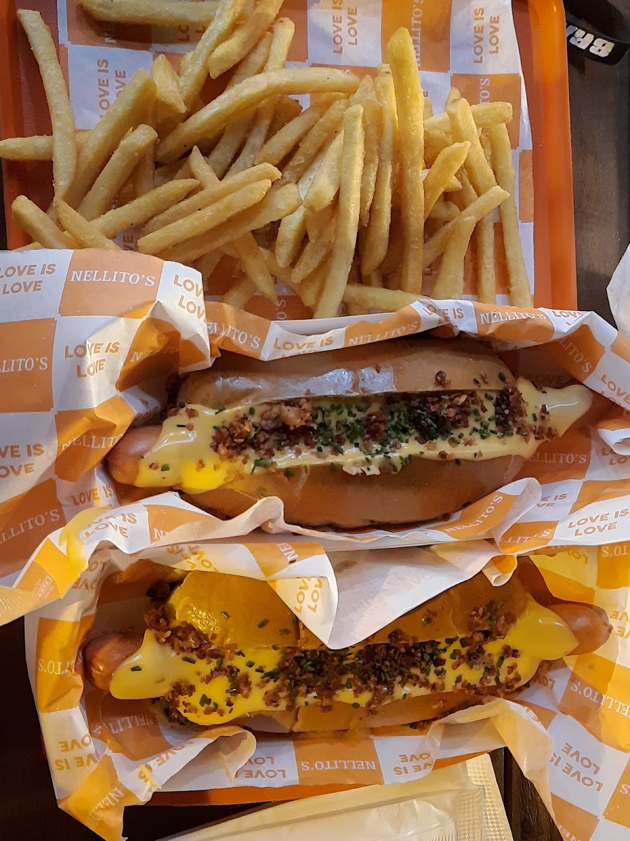 Nellito's Burger Photo 9