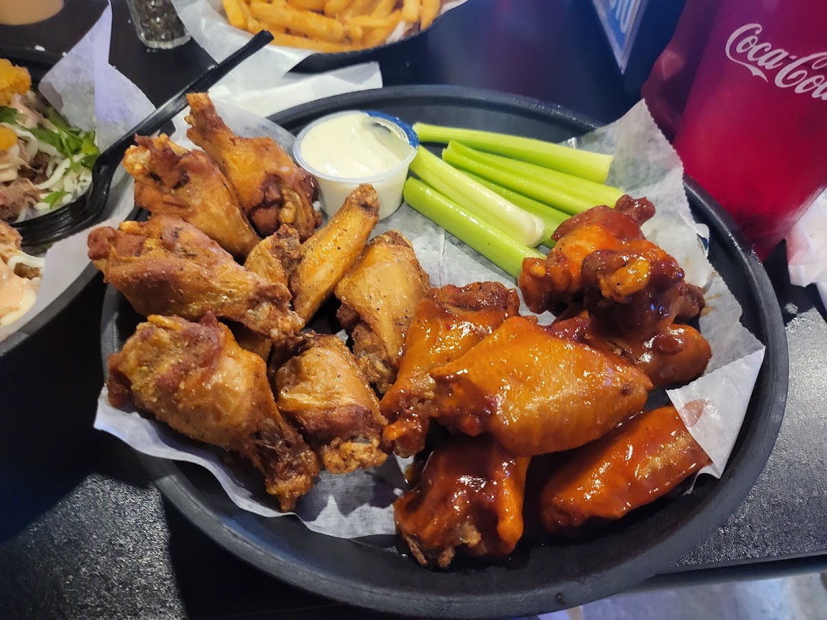 Pour Decisions Sports Bar Photo 2