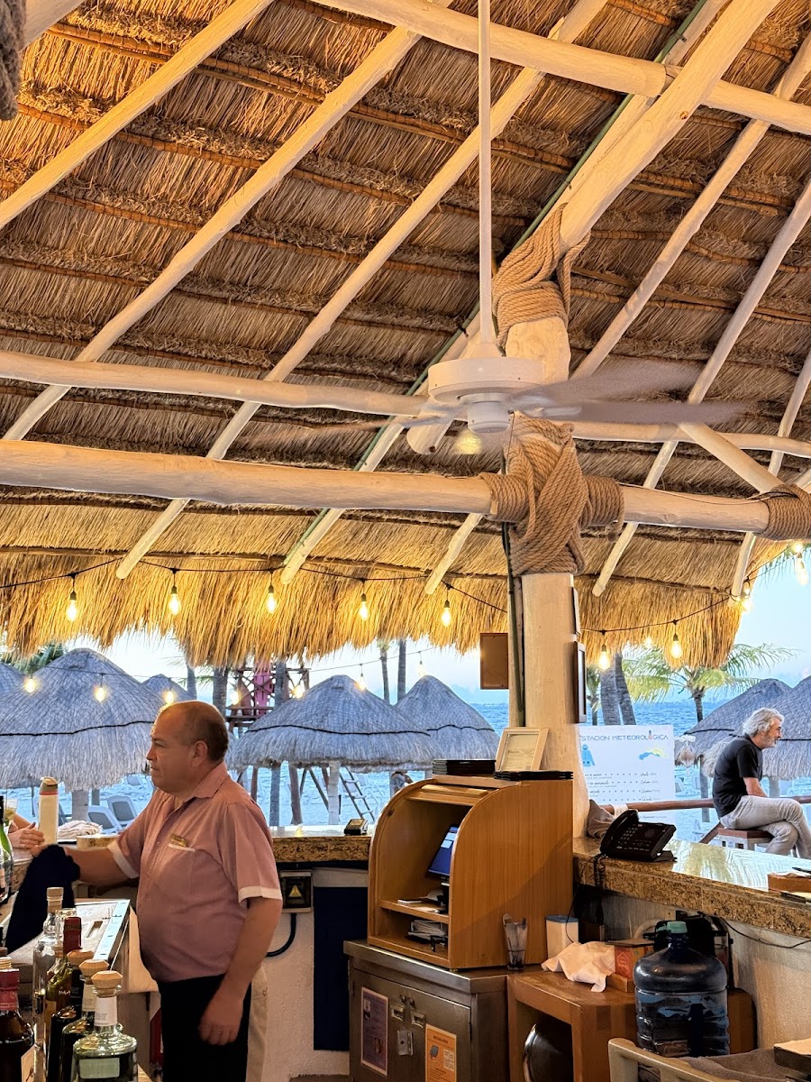 Deck Bar Photo 10
