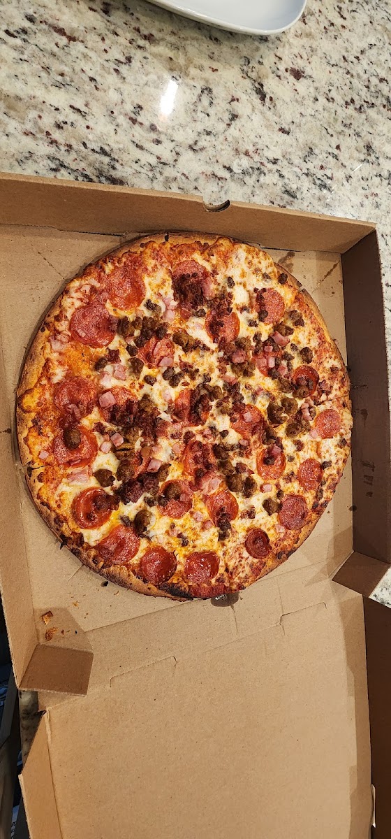 Big Cheese Pizza Photo 6