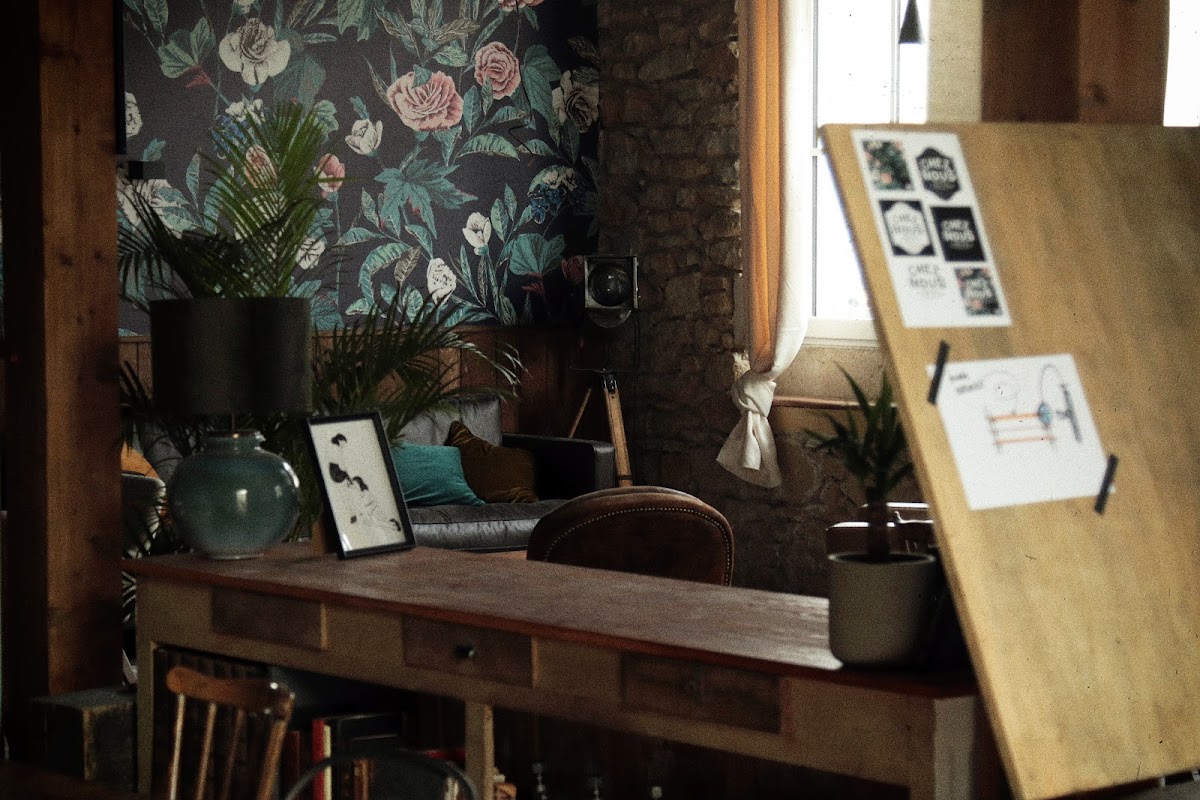 Chez Nous, French Pub & Savoir-Vivre