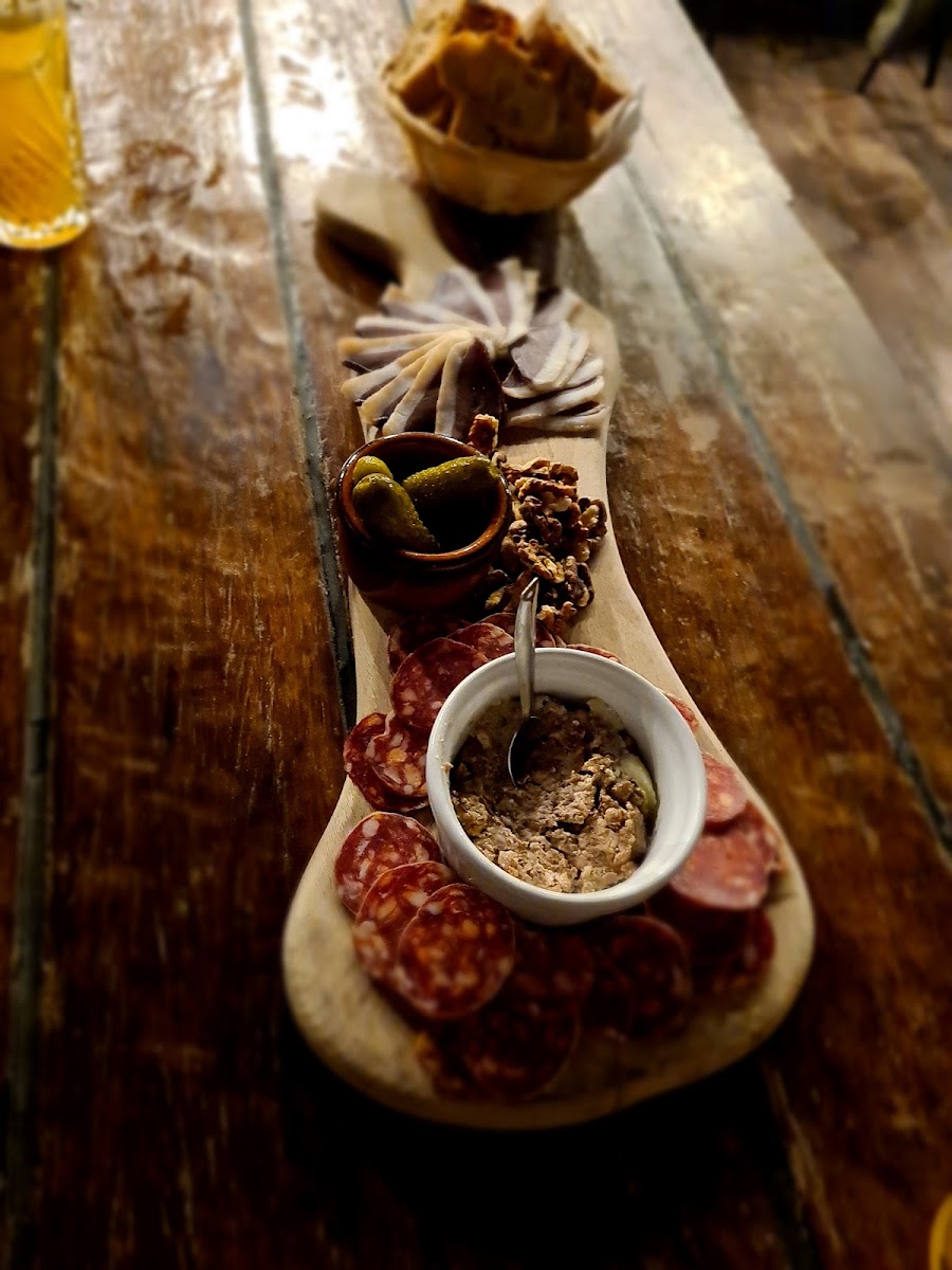 Chez Nous, French Pub & Savoir-Vivre Photo 5