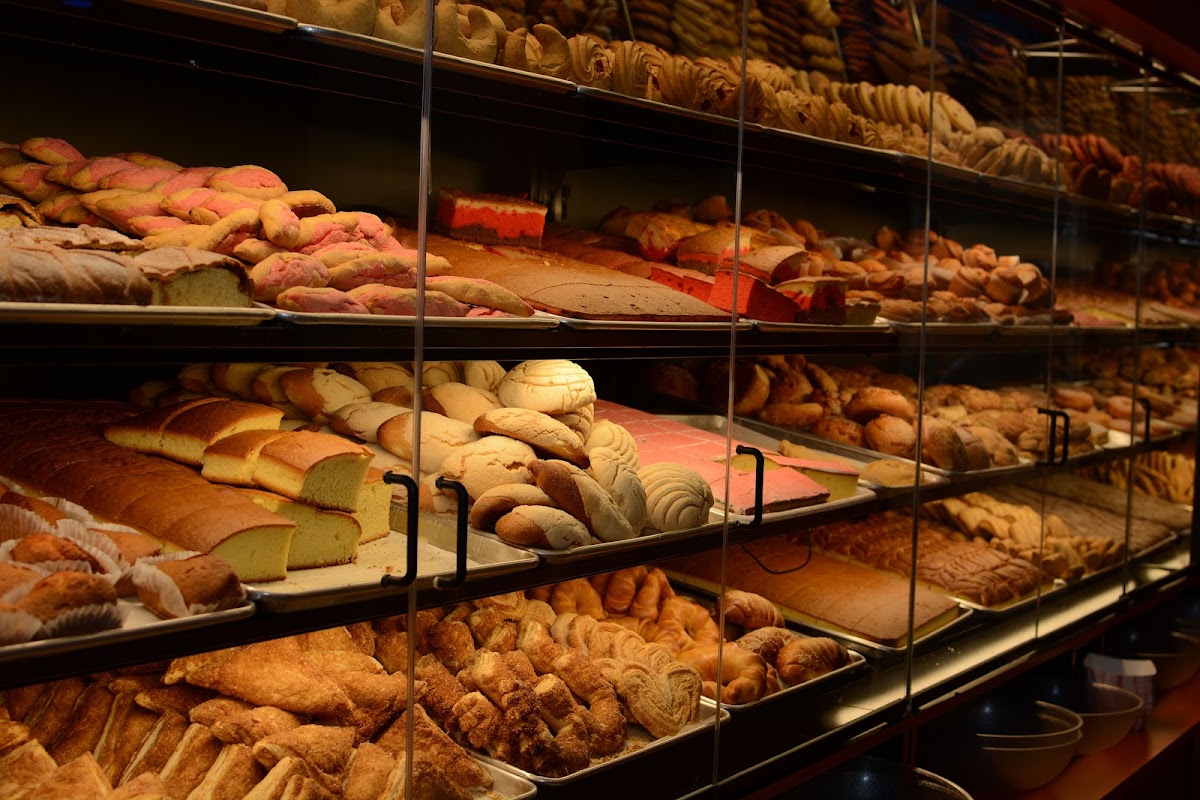 La Taza Cafe & Bakery