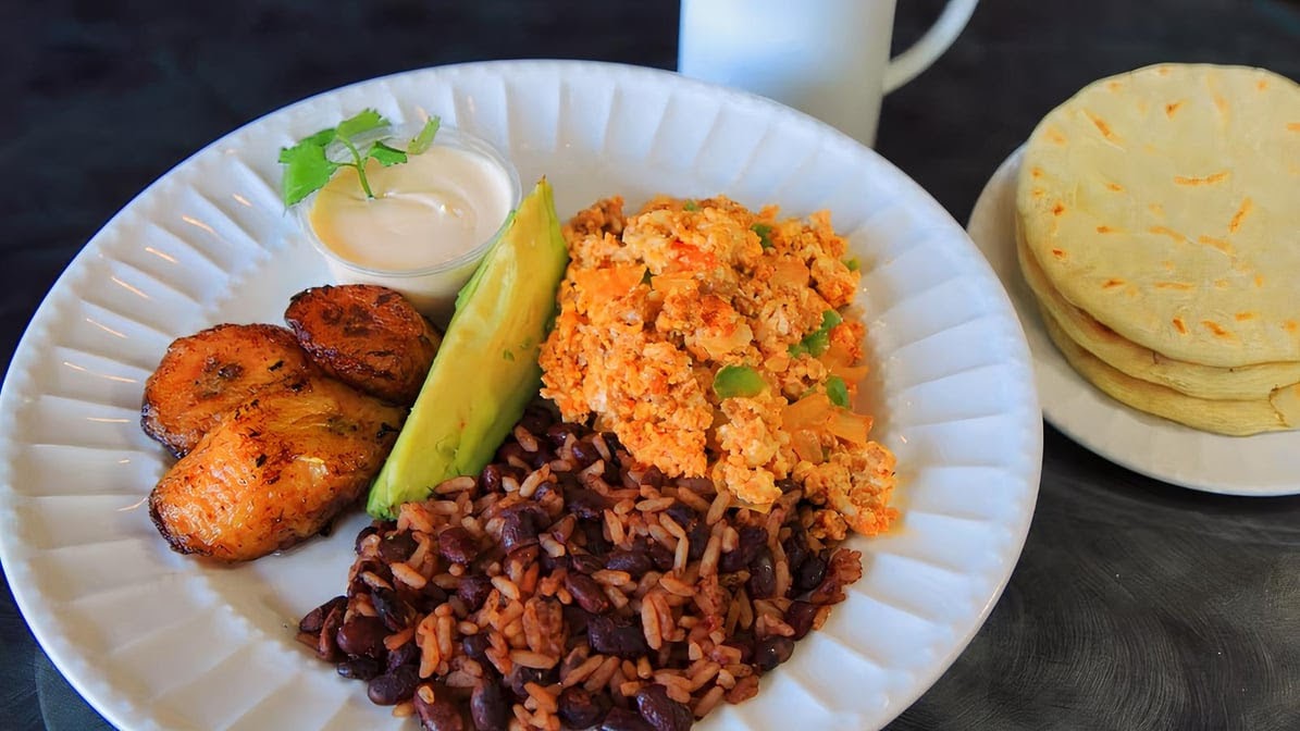 La Taza Cafe & Bakery Photo 3