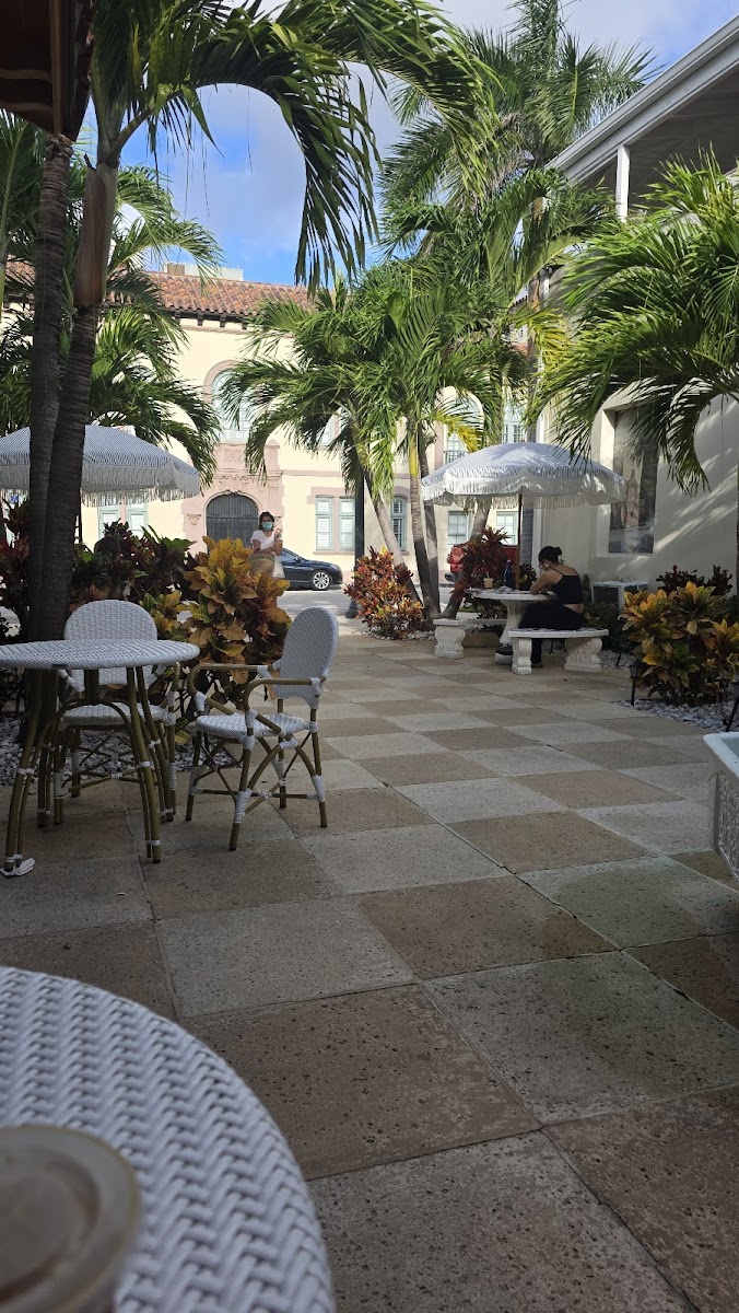 Drift Palm Beach Photo 7