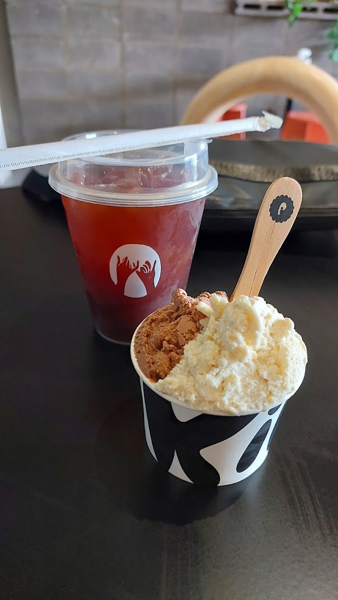 Pinkies Gelato & Coffee Photo 10