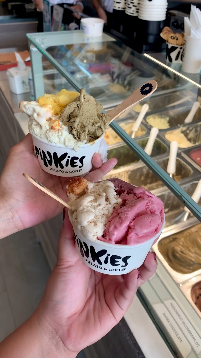 Pinkies Gelato & Coffee Photo 2
