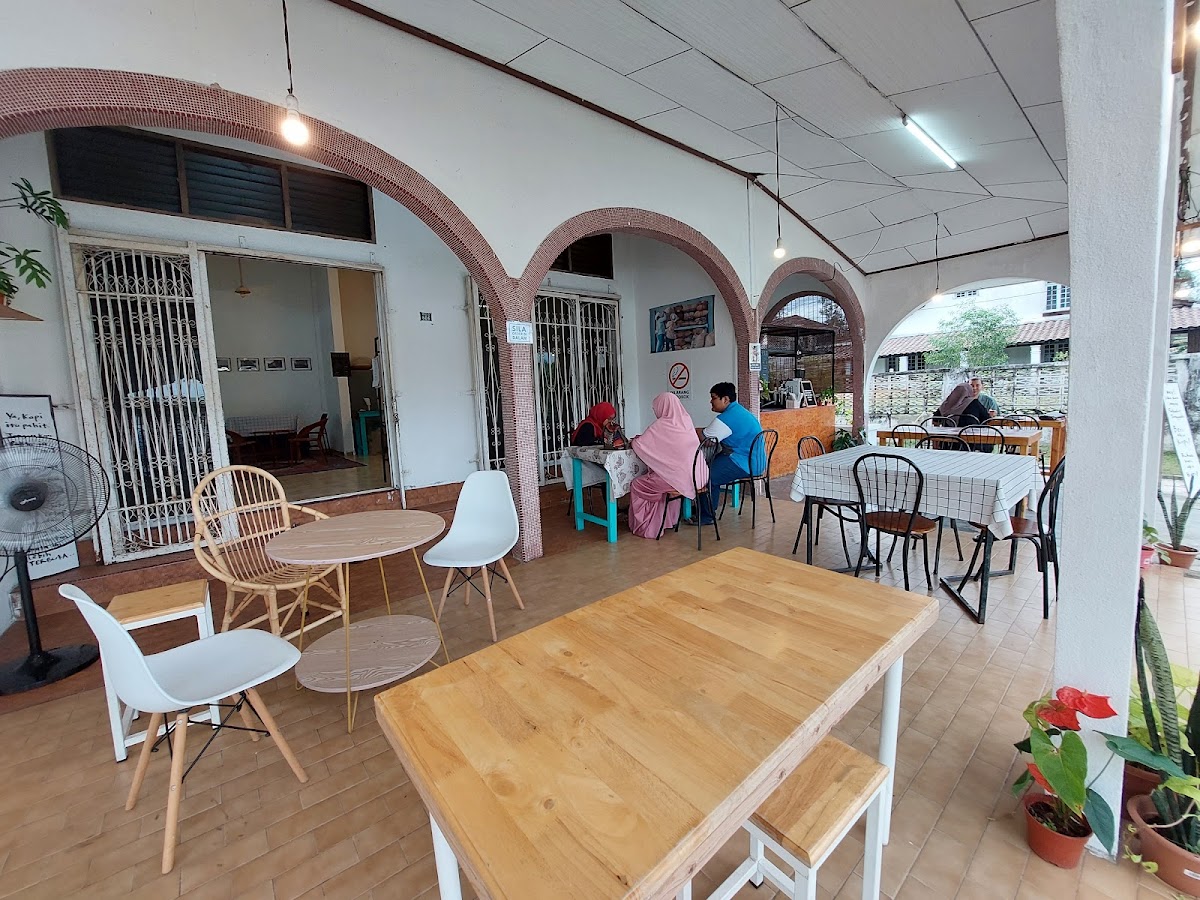 The Piumeno & Tukang Kopi