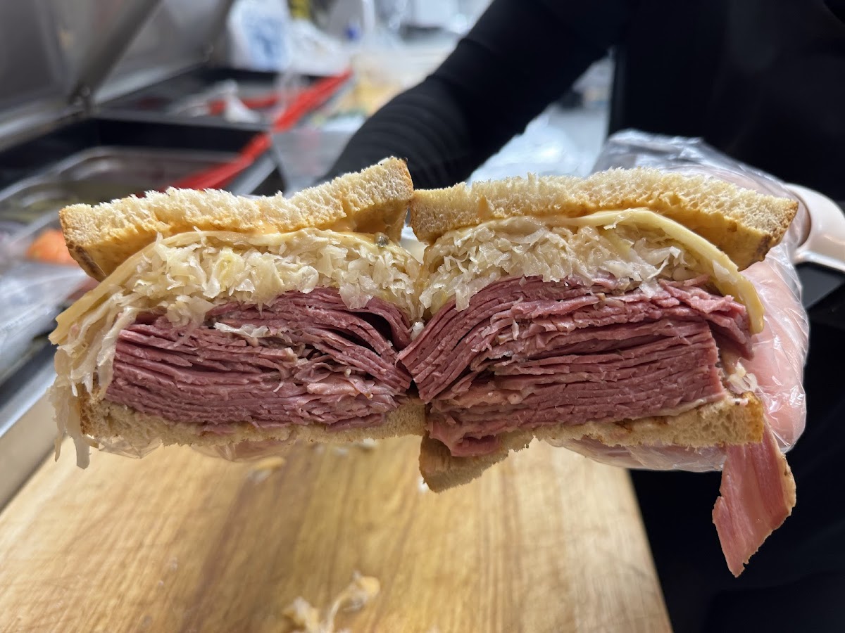 Hot Bite Delicatessen Photo 2
