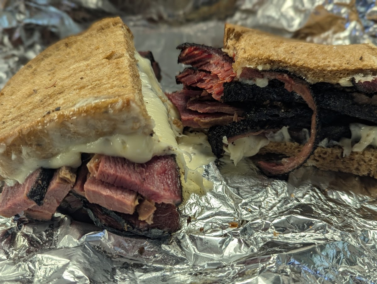 Hot Bite Delicatessen Photo 3