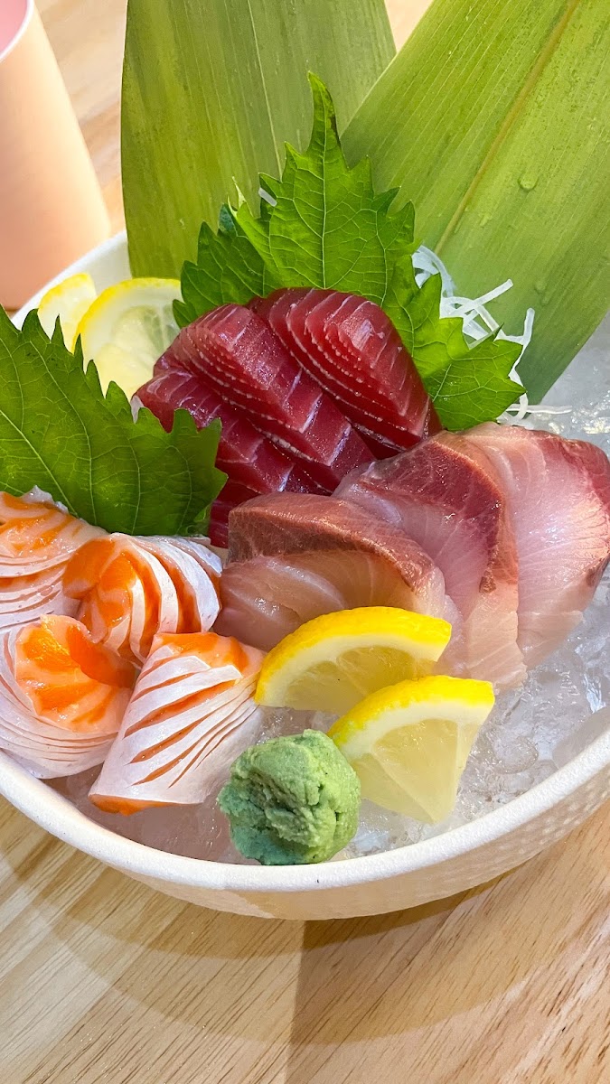 Kurosaki Japanese Bistro & Restaurant Photo 8