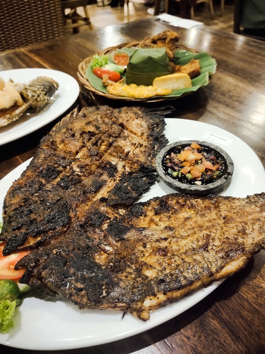 Leuit Ageung Restoran Photo 7