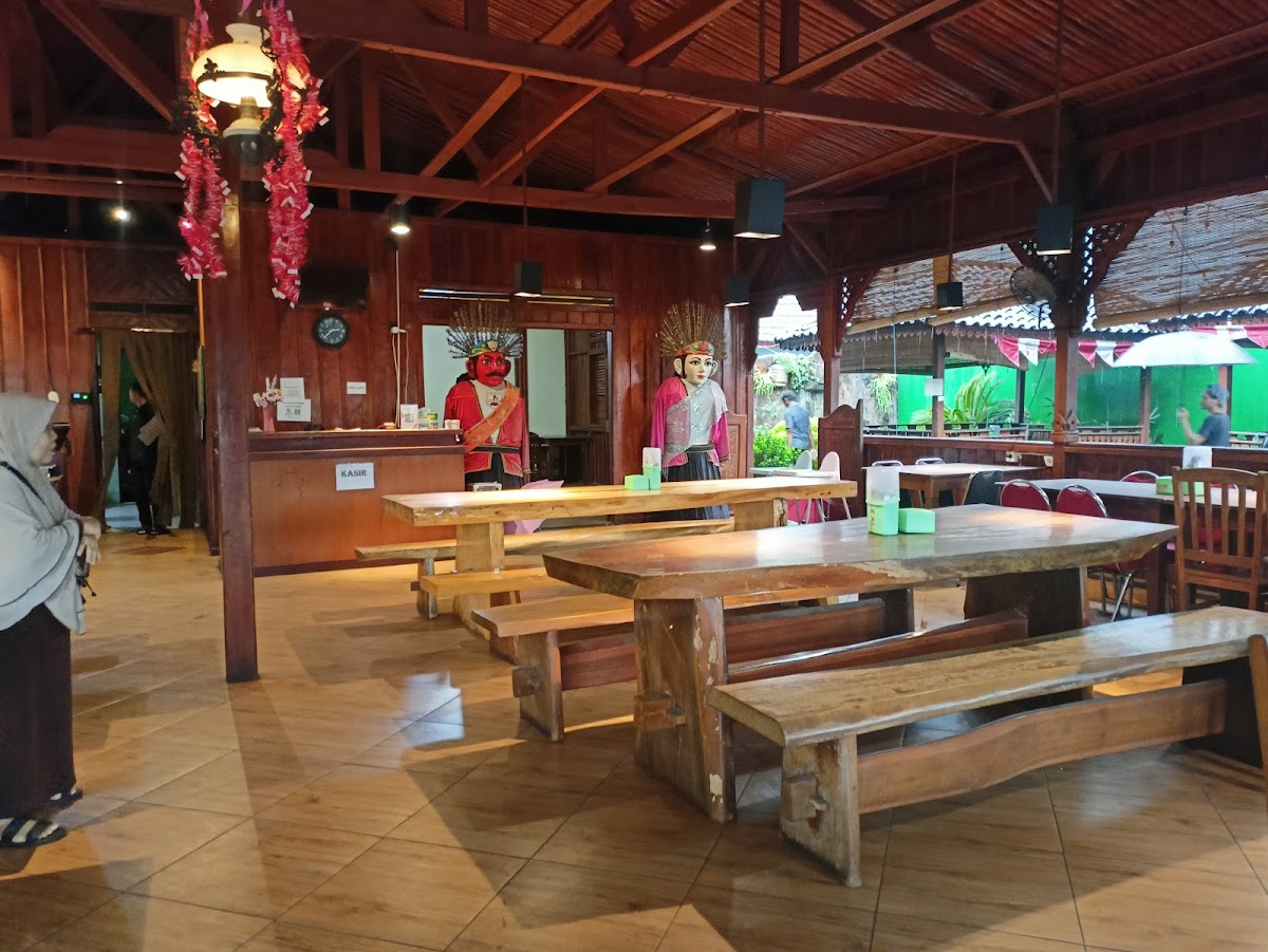 Mawar Catering & Resto