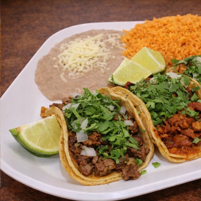 EL MOLCAJETE SHOREWOOD Photo 4
