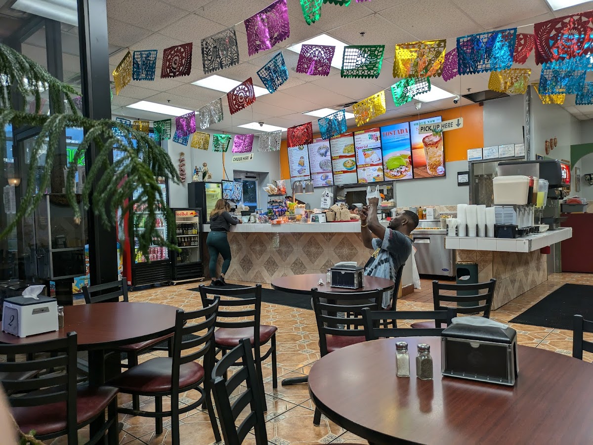 EL MOLCAJETE SHOREWOOD Photo 6