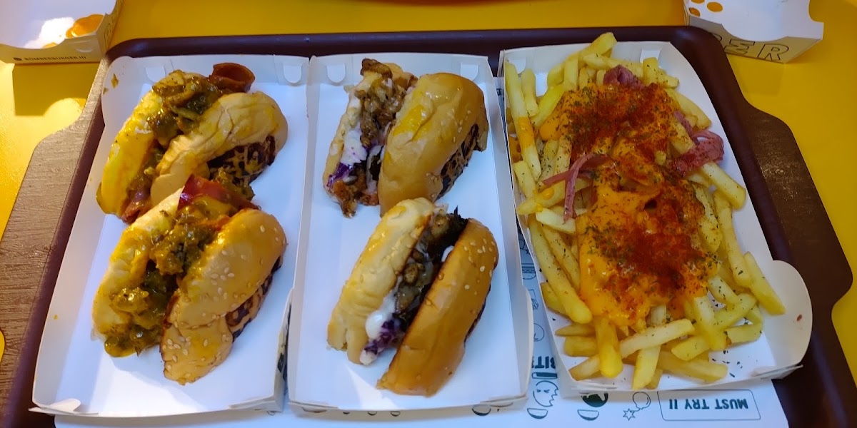 Bomber Burger Photo 6