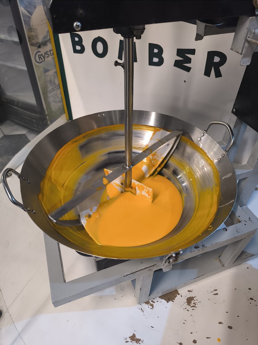 Bomber Burger Photo 7