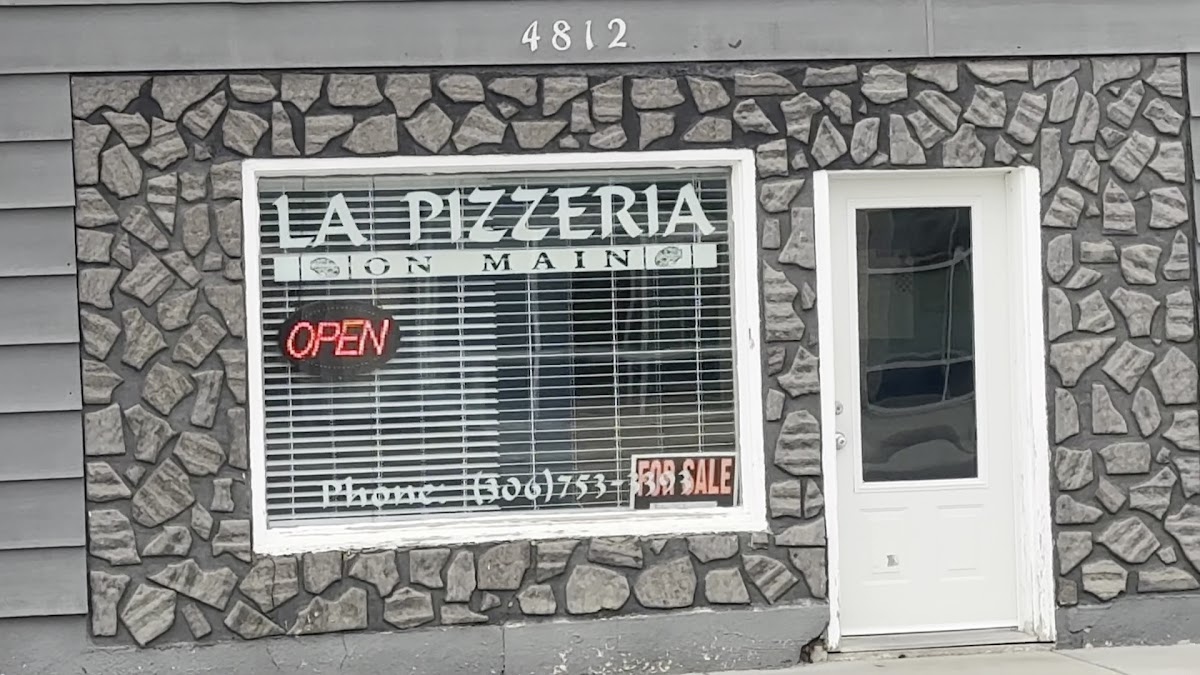 La Pizzeria On Main Photo 4