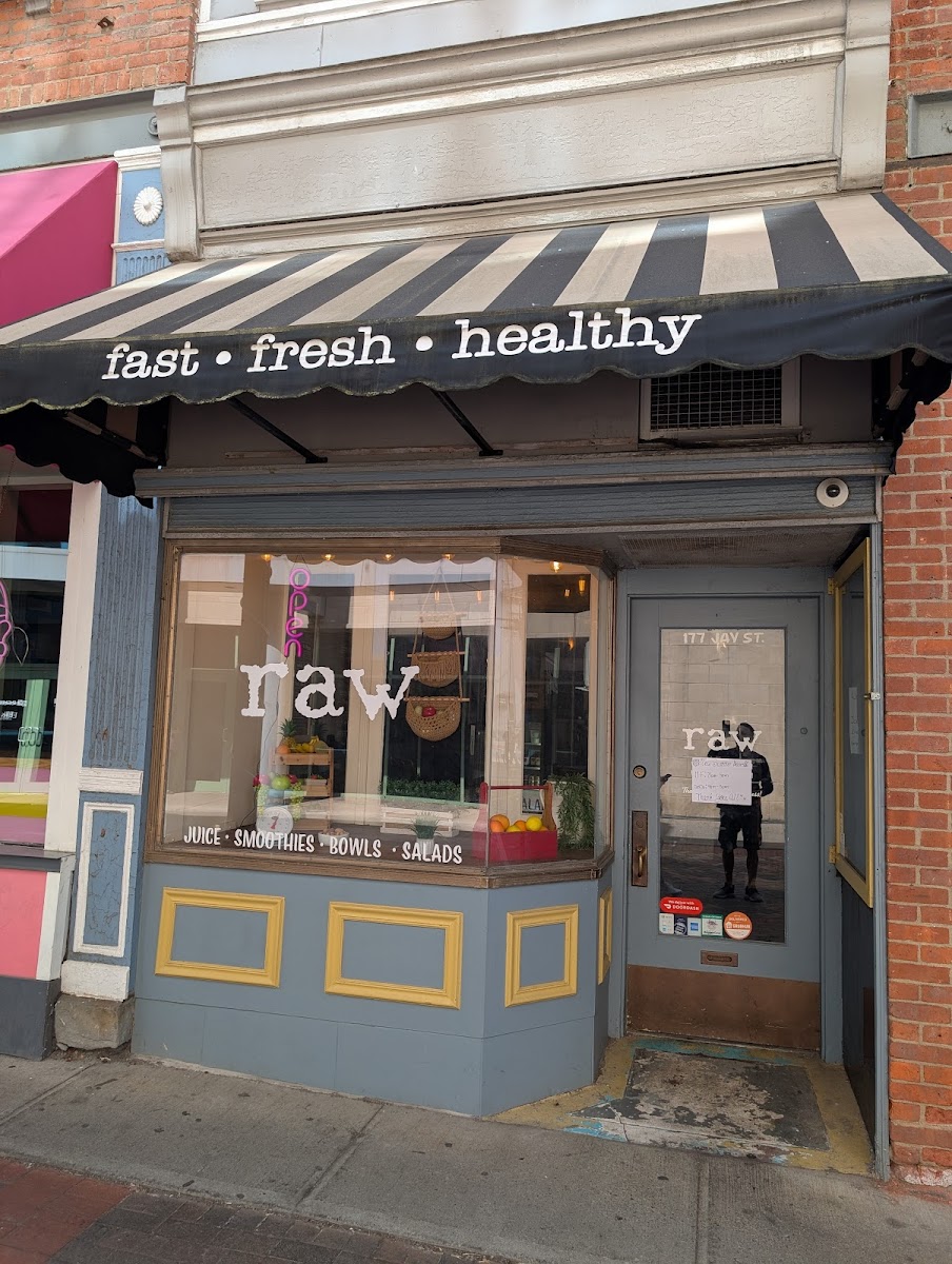 Raw Juice & Smoothie Bar