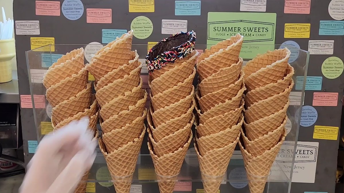 Summer Sweets Ice Cream Shop in Lavallette, NJ Photo 2