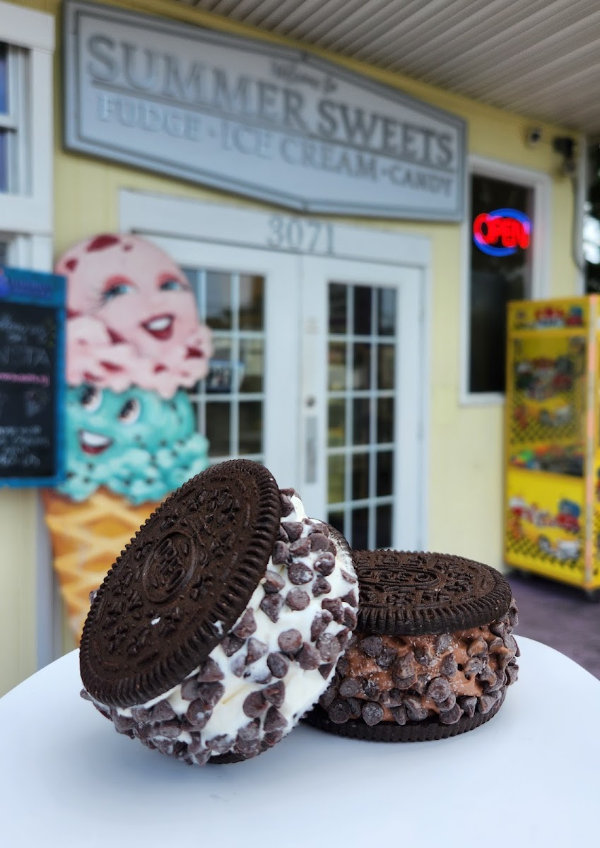 Summer Sweets Ice Cream Shop in Lavallette, NJ Photo 4