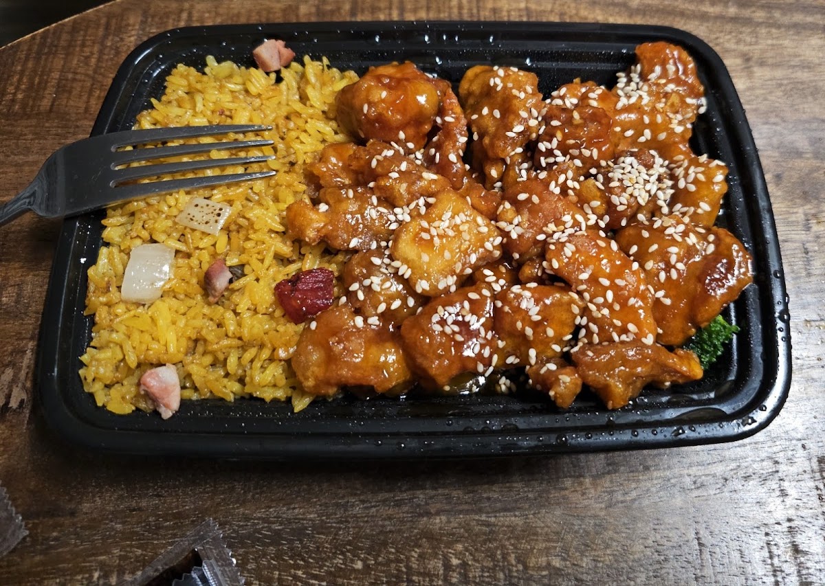 Lucky House Chinese Restaurant Photo 2