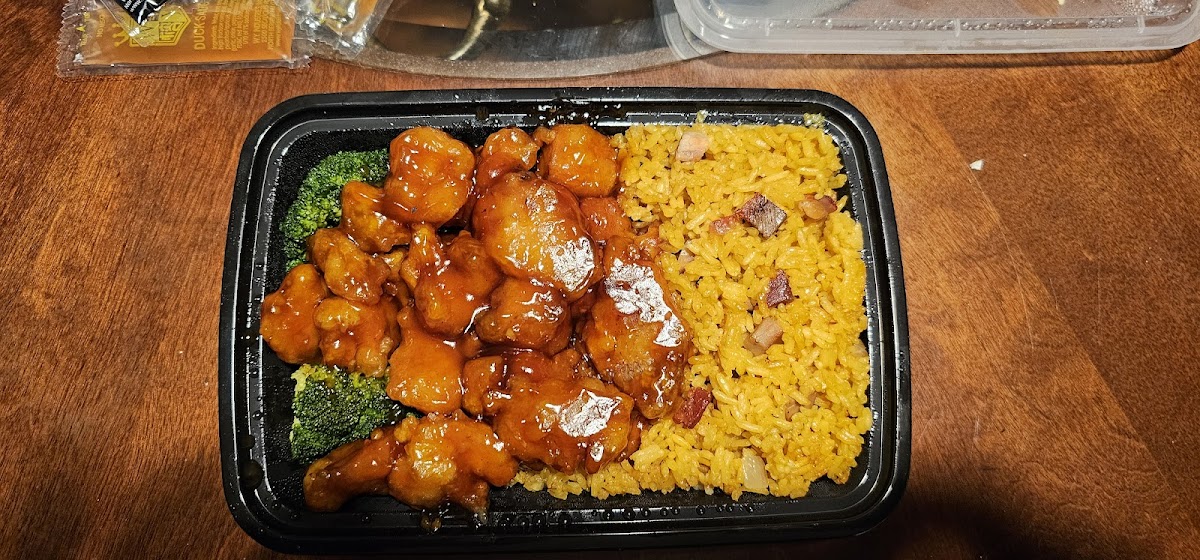 Lucky House Chinese Restaurant Photo 6