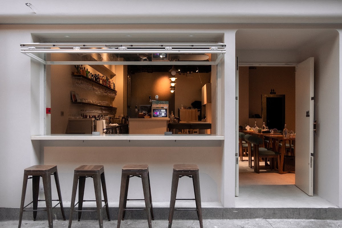 Shift Cafe & Bar