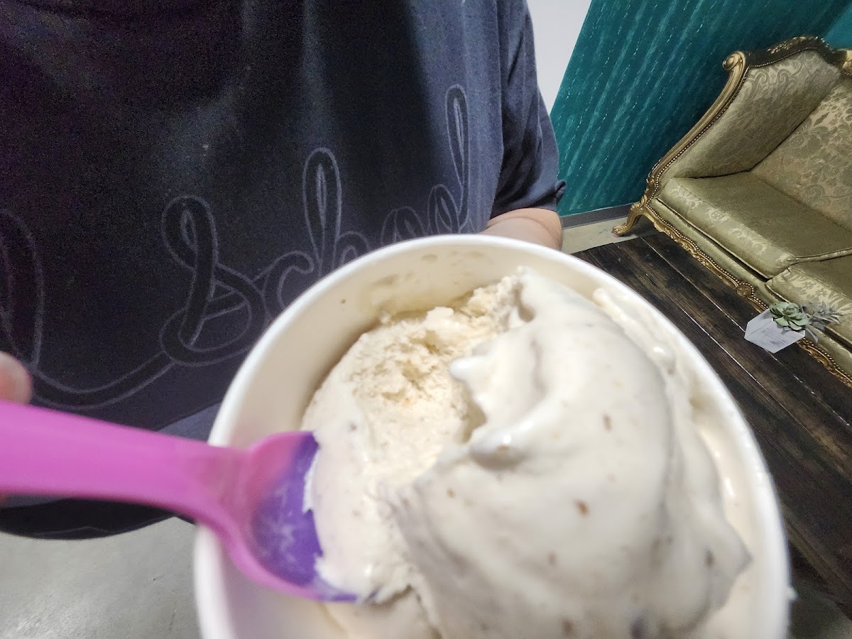 4 Sisters Ice Cream Photo 9