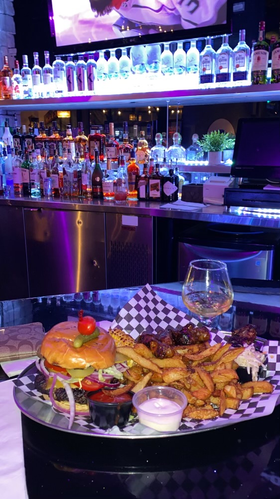 Publiks Burger Bar Photo 10