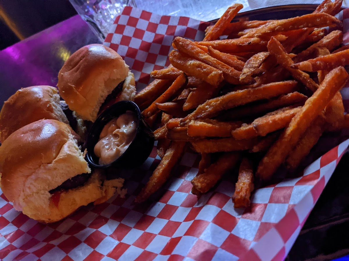 Publiks Burger Bar Photo 8