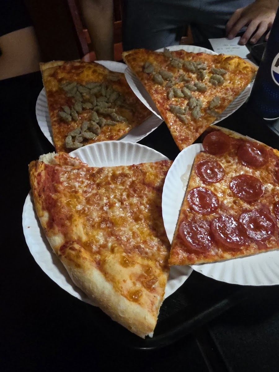 Peppy's Pizzeria Photo 2