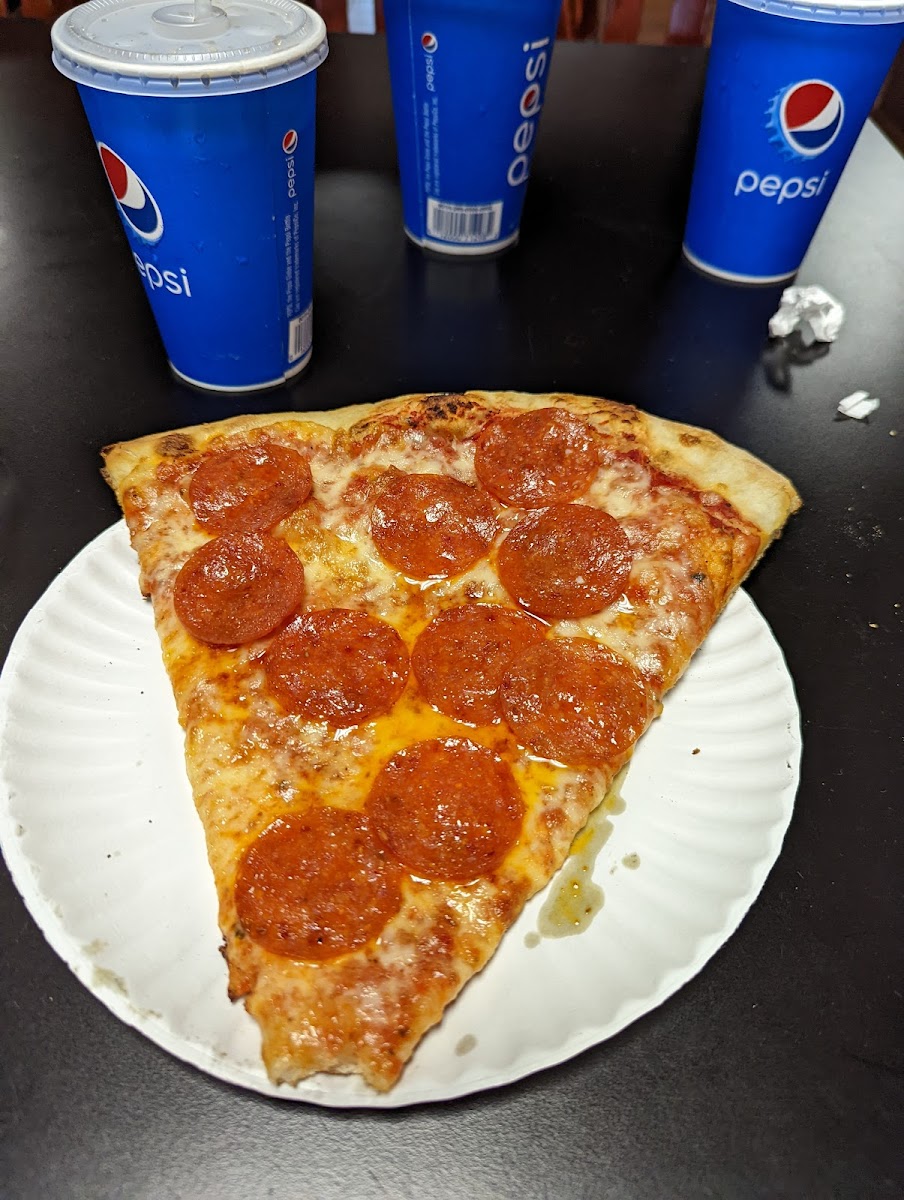 Peppy's Pizzeria Photo 9
