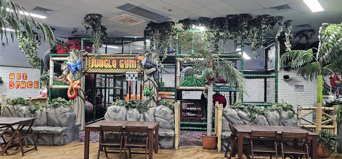 Jungle Club Photo 6