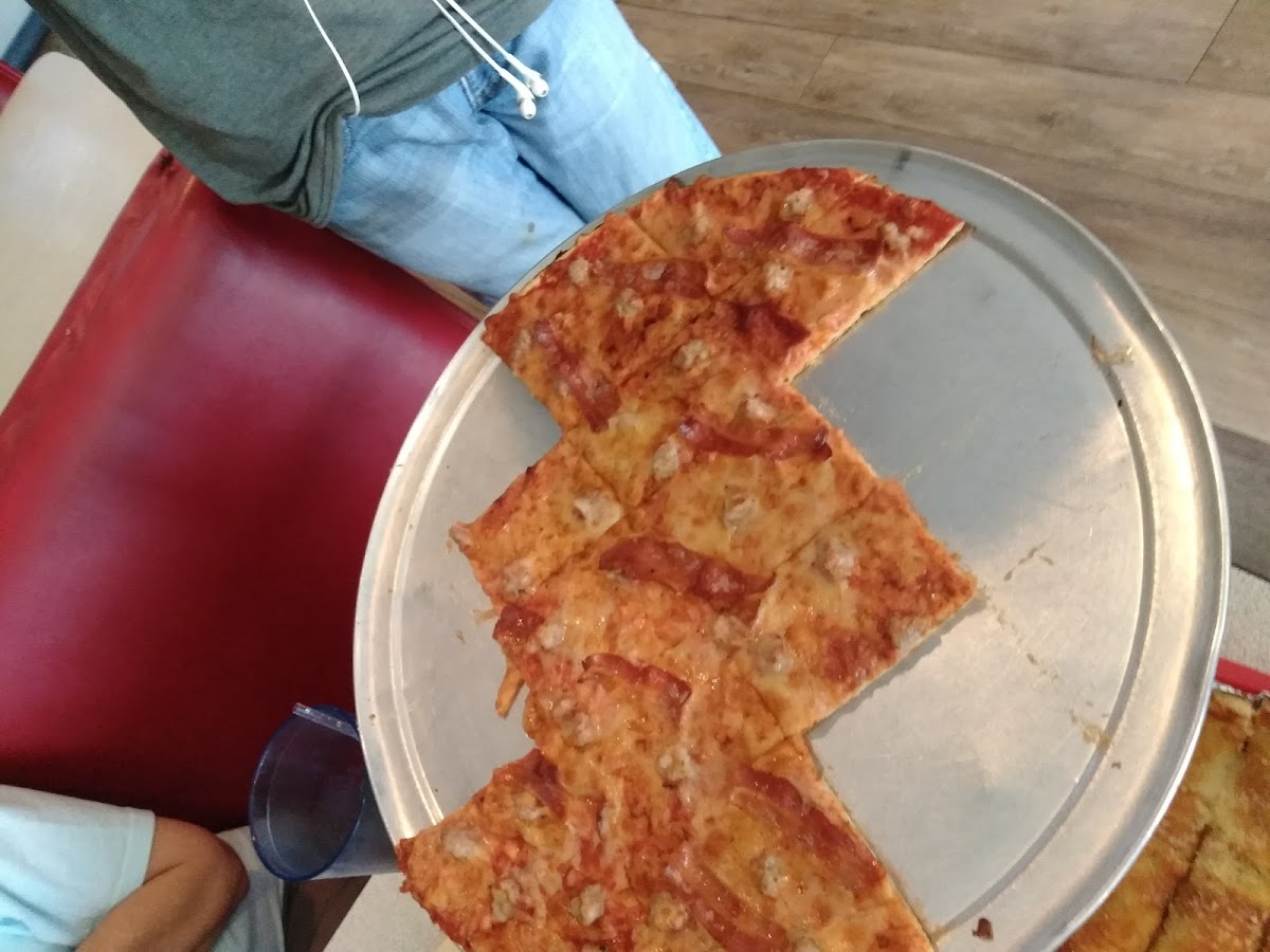 Cecil Whittaker’s Pizzeria Photo 6