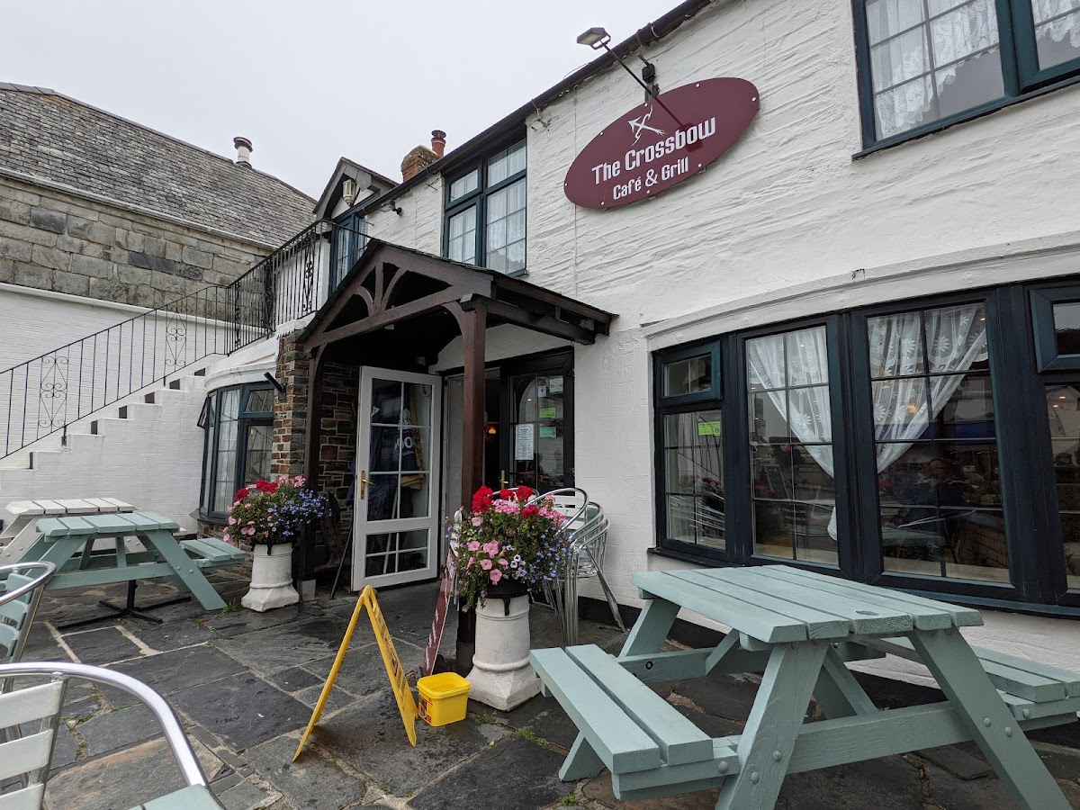 Crossbow cafe & grill
