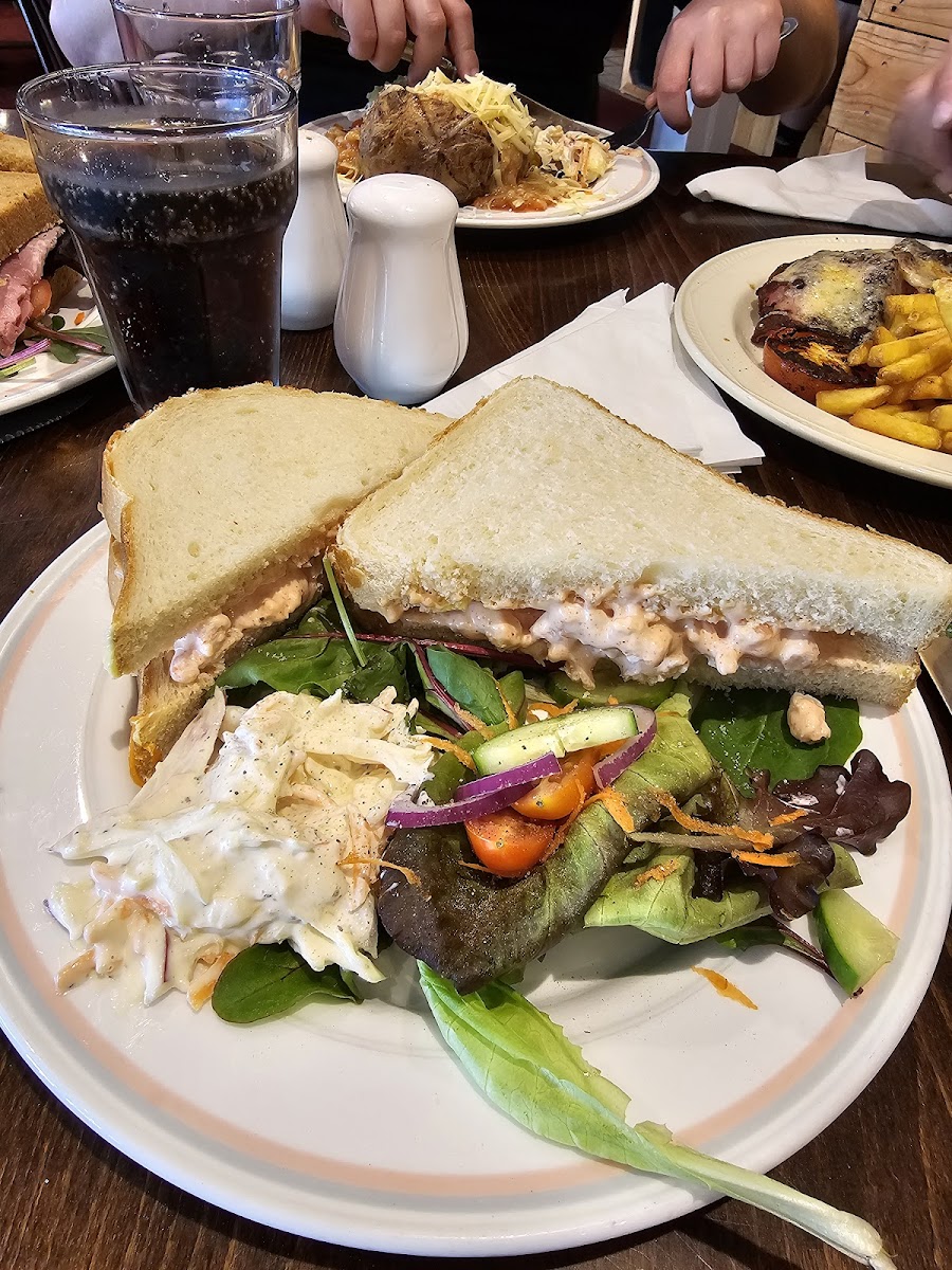 Crossbow cafe & grill Photo 2