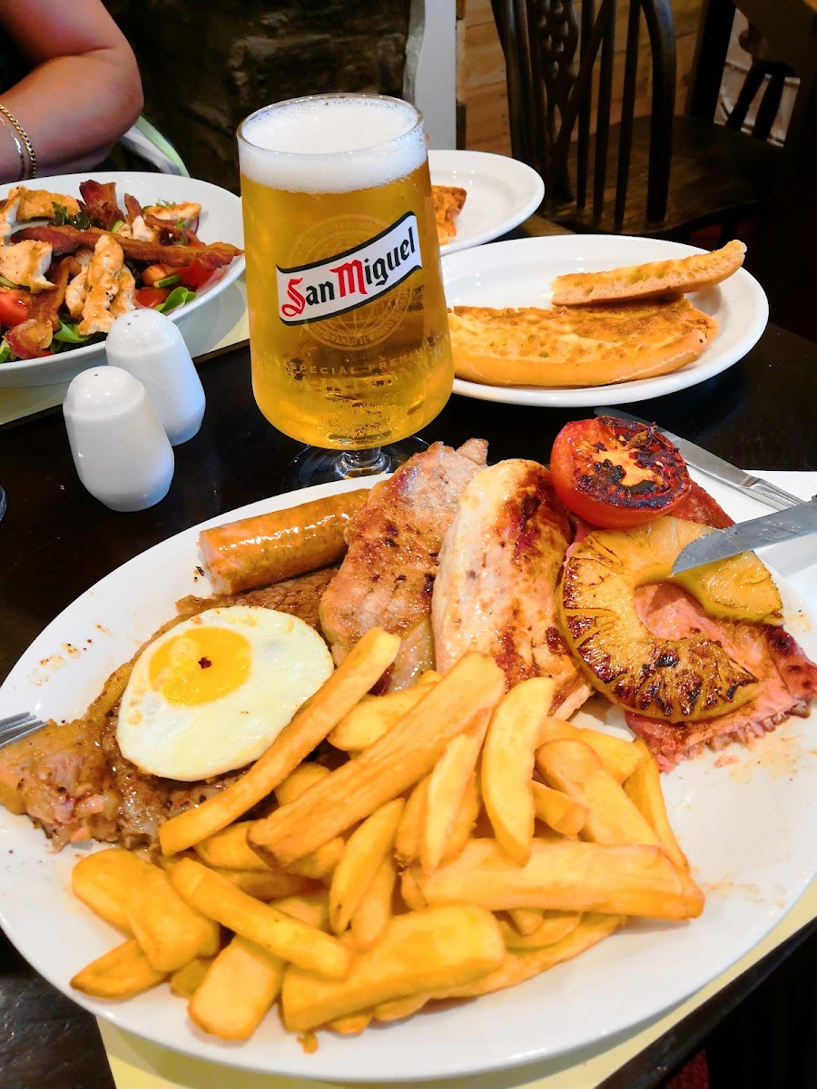 Crossbow cafe & grill Photo 5