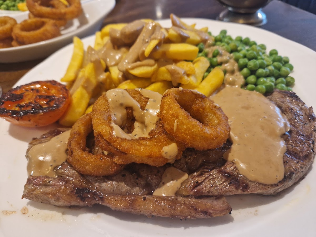 Crossbow cafe & grill Photo 8